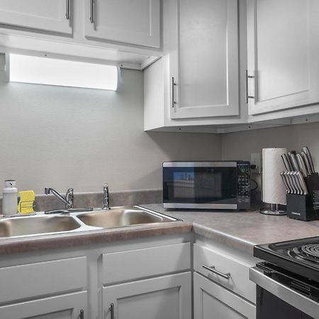 Downtown Med District: Stylish & Modern 2Bd, 1Ba Capital City Escape! Apartment Спрингфийлд Екстериор снимка